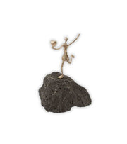Bronseskulptur, Kvinne med seiershjerte