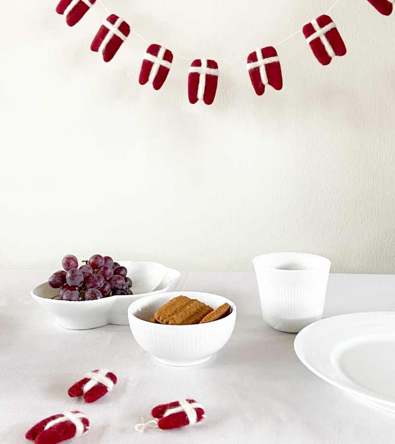OnlyByGrace Flag Guirlande Filt Gry & Sif
